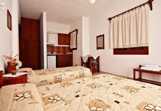 Alexios Studios Hotel Overview