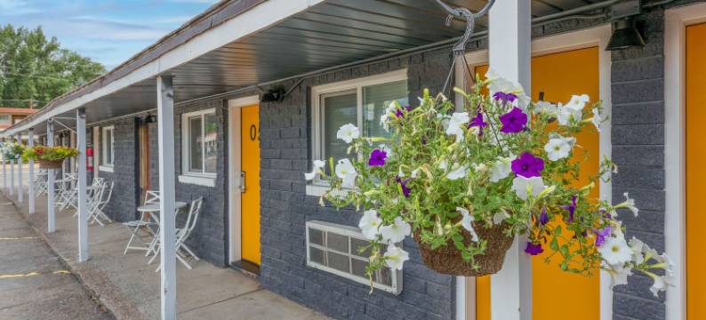 矿车汽车旅馆(Minecart Motor Lodge)图片