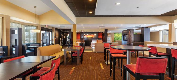 霍兰托莱多机场万怡酒店(Courtyard Toledo Airport Holland)图片