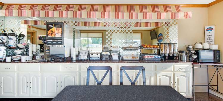 桑达斯基呗盟套房酒店(Baymont by Wyndham Sandusky)图片