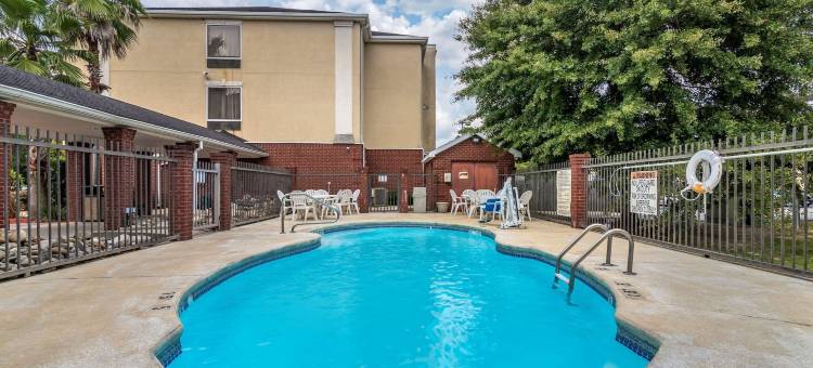 斯泰茨伯勒大学区舒适套房酒店(Comfort Inn & Suites Statesboro - University Area)图片