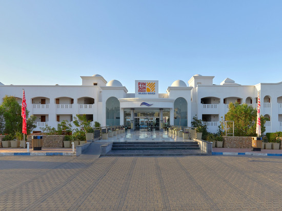 Fun & Sun Naama Waves Hotel