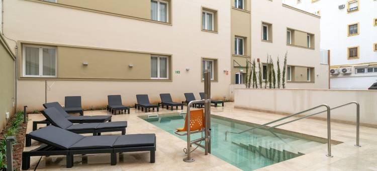 limehome塞维利亚罗纳德卡普奇诺斯(Limehome Sevilla Ronda de Capuchinos)图片