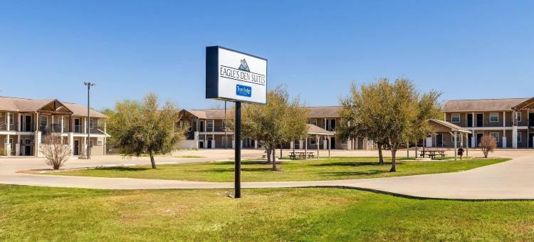 德克萨斯三河鹰巢酒店 - 温德姆旅屋(Eagle's Den Three Rivers Texas a Travelodge by Wyndham)图片