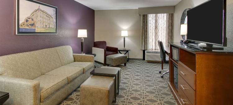 波普勒布拉夫德鲁里套房酒店(Drury Inn & Suites Poplar Bluff)图片