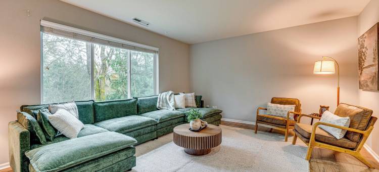 游戏室和甲板：适合家庭的汤姆沃特宝石(Game Room & Deck: Family-friendly Tumwater Gem)图片