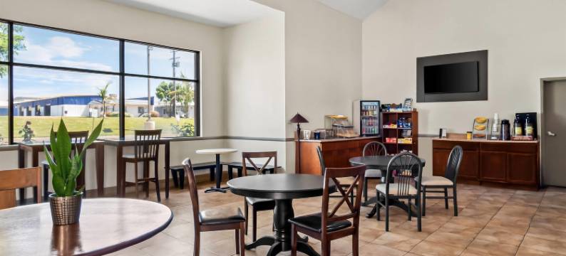 丰塔纳-里阿尔托戴斯酒店(Days Inn by Wyndham Fontana / Rialto)图片