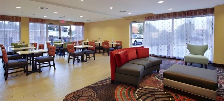 Holiday Inn Express 奥古斯塔东(Holiday Inn Express Augusta Downtown)图片