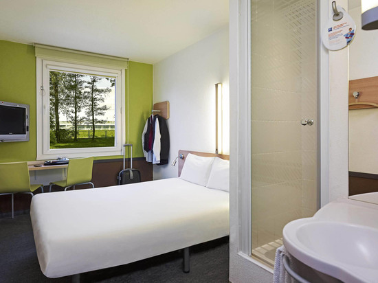 宜必思快捷弗罗茨瓦夫体育场酒店