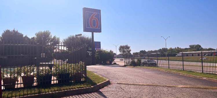 Motel 6 达拉斯，德州 – 圣奥古斯丁 / 175号公路(Motel 6 Dallas, TX – St. Augustine / HWY 175)图片