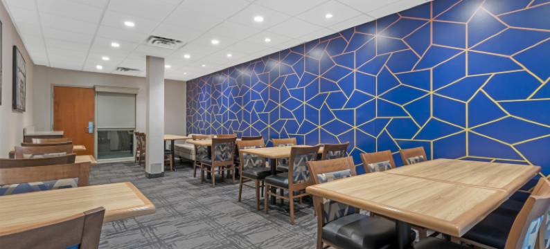 佩姆比纳贝斯特韦斯特优质套房酒店(Best Western Plus Pembina Inn  Suites)图片