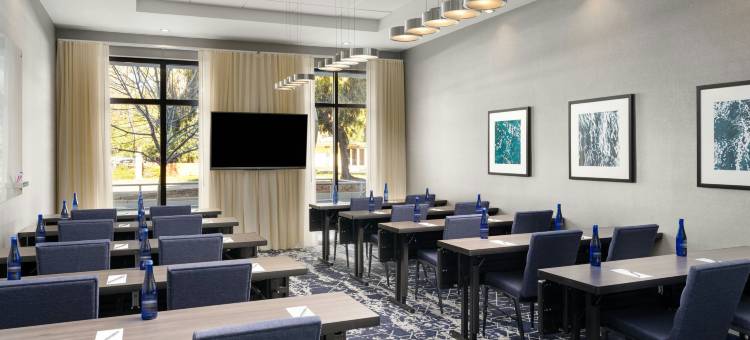 森尼韦尔硅谷万怡酒店(Courtyard Sunnyvale Silicon Valley)图片