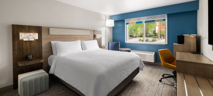 智选假日套房酒店帕索罗布尔斯的(Holiday Inn Express & Suites PASO ROBLES by IHG)图片