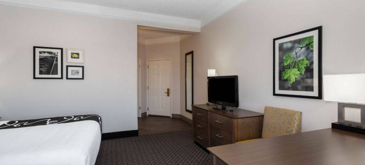 路易斯维尔丹佛博尔德拉昆塔温德姆套房酒店(La Quinta Inn & Suites by Wyndham Denver Boulder-Louisville)图片