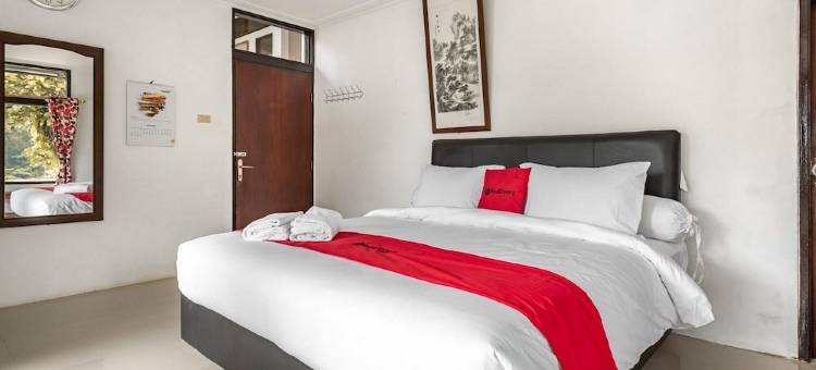 RedDoorz @ Mega Indah Villa Estate G16图片