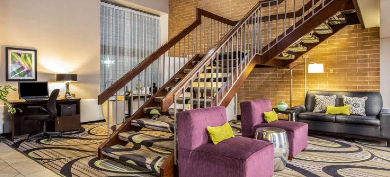 奥什科什拉昆塔温德姆酒店(La Quinta Inn by Wyndham Oshkosh)图片