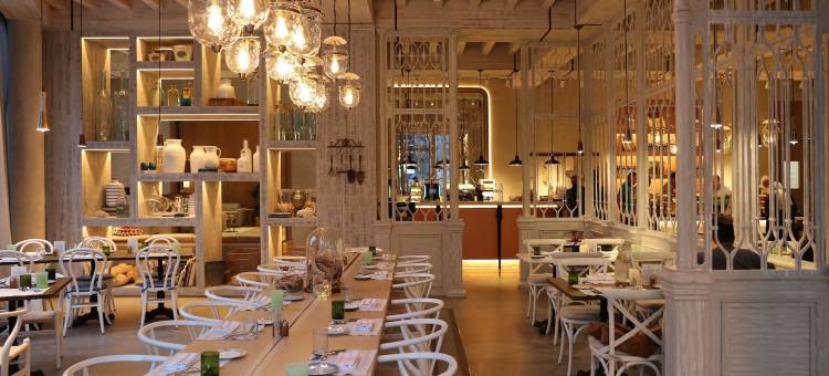 迪拜瑙米酒店(Naumi Hotel Dubai)图片