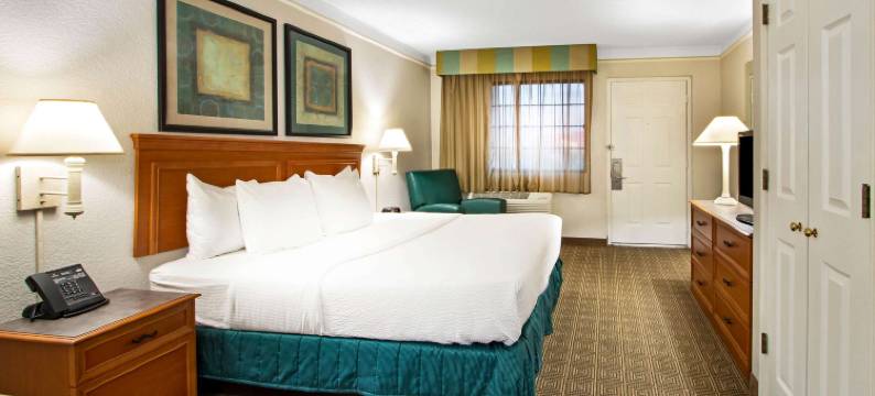 阿尔伯克基机场拉昆塔温德姆酒店(La Quinta Inn by Wyndham Albuquerque Airport)图片