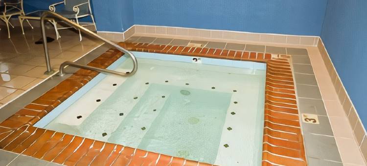 辛辛那提 I-275 凯艺套房酒店(Quality Inn & Suites Cincinnati I-275)图片