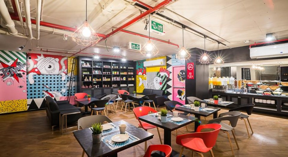 Sunshine Hip Hotel Over view