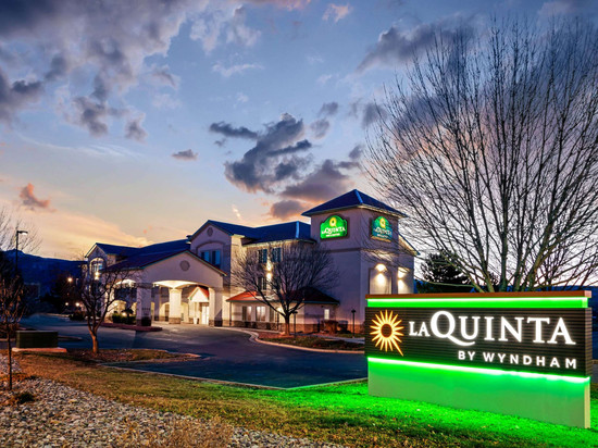 弗鲁塔拉昆塔温德姆套房酒店