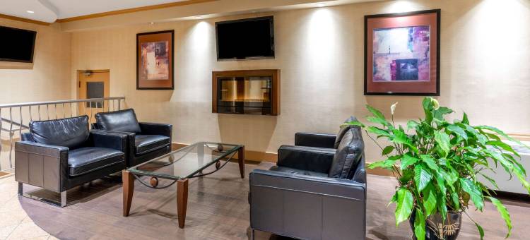 高贵林华美达酒店(Ramada by Wyndham Coquitlam)图片