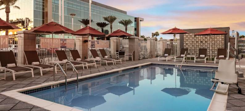 钱德勒市区希尔顿花园酒店(Hilton Garden Inn Chandler Downtown)图片