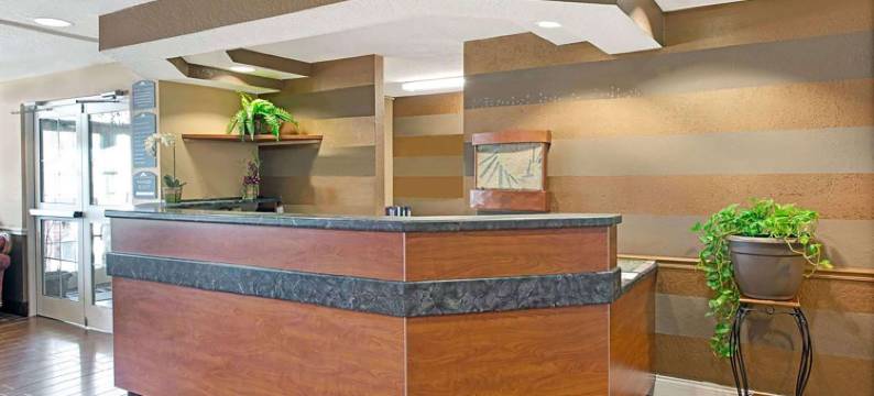 温德姆速8圣安东尼奥市中心酒店(Super 8 by Wyndham San Antonio Downtown NE)图片