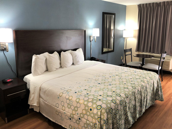 麦圭尔AFB博登镇家乡旅馆