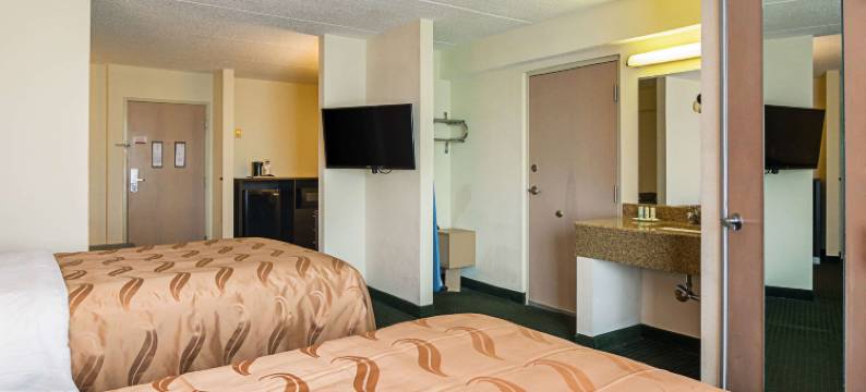 亚特兰大机场东品质套房酒店(Quality Suites Atlanta Airport East)图片