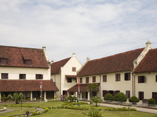 望加锡帕纳库康普里玛酒店