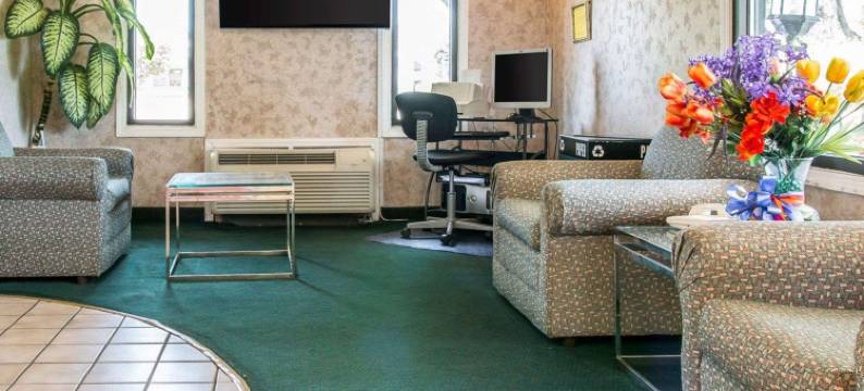 麦迪逊高地 - 底特律的罗德威(Rodeway Inn Madison Heights - Detroit)图片