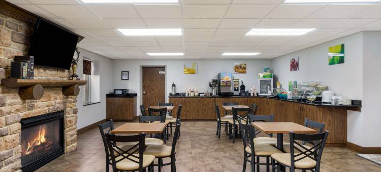 蒙特雷I-40品质套房酒店(Quality Inn & Suites Monterey I-40)图片