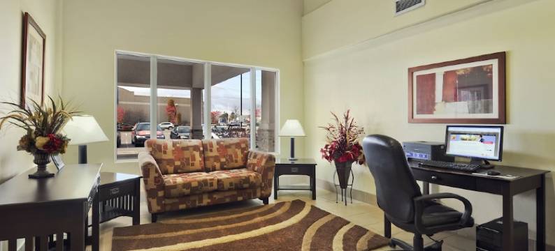 温德姆速8酒店-巴里南部(Super 8 by Wyndham Barrie South)图片