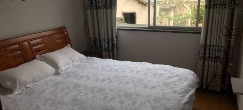 陈忠伟特色民宿(河白线分店)图片