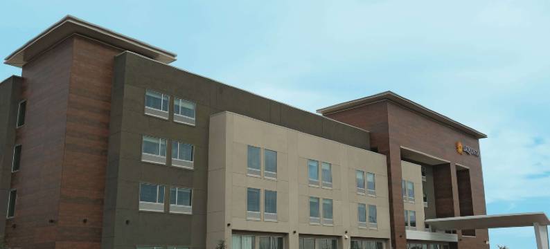 阿马里洛机场拉昆塔温德姆套房酒店(La Quinta Inn & Suites by Wyndham Amarillo Airport)图片