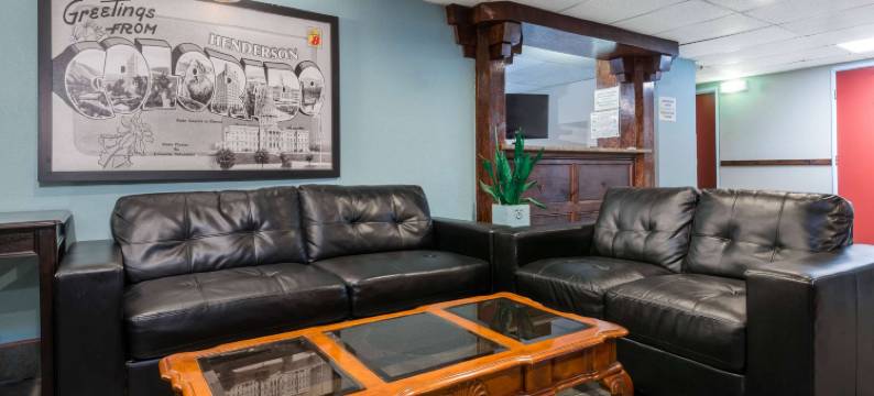 亨德森东北丹佛速8酒店(Super 8 by Wyndham Henderson North East Denver)图片