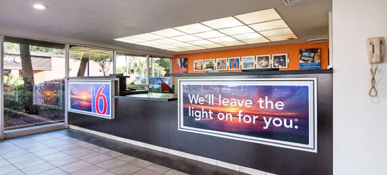 佛罗里达坦帕 - 博览会场 6 号汽车旅馆(Motel 6 - Tampa, FL - Fairgrounds)图片