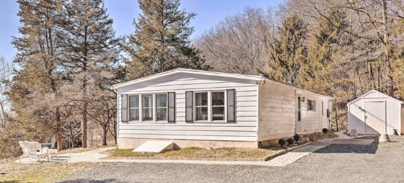 Stunning New Hope Home on 8 Acres w/ Trails!图片