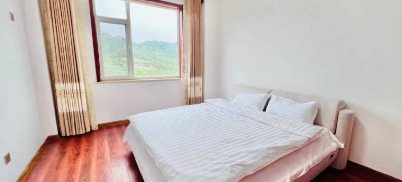 鸣海居点击头像查看更多房源民宿(东港路分店)图片