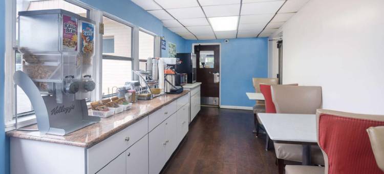 希克斯维尔长岛戴斯酒店(Days Inn by Wyndham Hicksville Long Island)图片