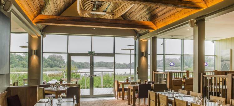 德威尔柯茨窝尔山水上乐园酒店(De Vere Cotswold Water Park)图片