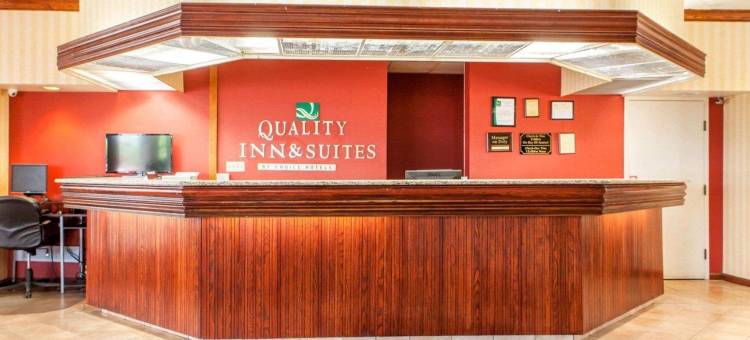 堪萨斯城品质酒店及套房 - 独立城I-70公路东(Quality Inn & Suites Kansas City - Independence I-70 East)图片
