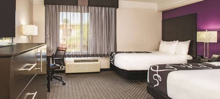 拉斯维加斯萨默林科技拉昆塔温德姆套房酒店(La Quinta Inn & Suites by Wyndham Las Vegas Summerlin Tech)图片