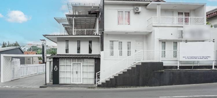 Capital O 93794 阿塔拉伊斯兰民宿(Capital O 93794 Athallah Homestay Syariah)图片