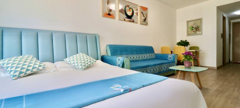 蓝天白云海景民宿(金沙滩路1号分店)图片