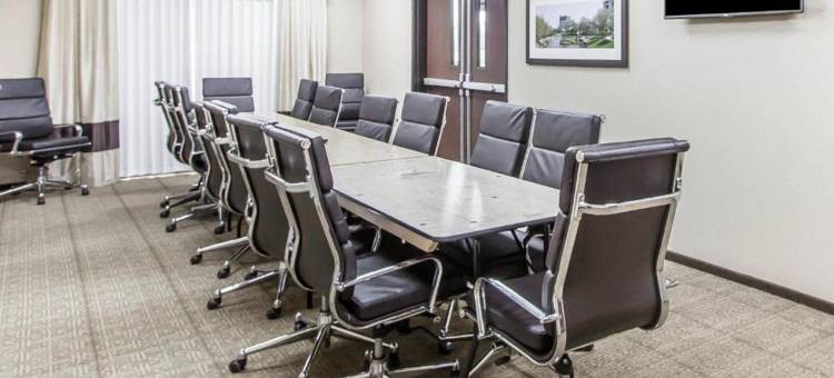 西奥马哈舒适套房酒店(Comfort Suites West Omaha)图片