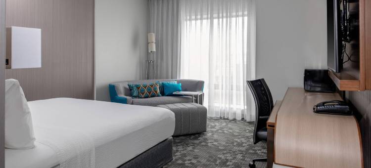 东兰辛奥克莫斯万豪万怡酒店(Courtyard East Lansing Okemos)图片