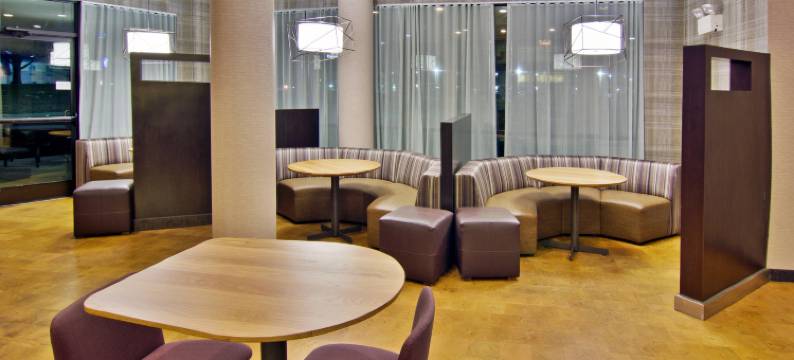 克拉克斯维尔万怡酒店(Courtyard Clarksville)图片