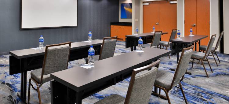 罗利达勒姆机场/布莱尔克里克万枫酒店(Fairfield Inn & Suites Raleigh-Durham Airport/Brier Creek)图片